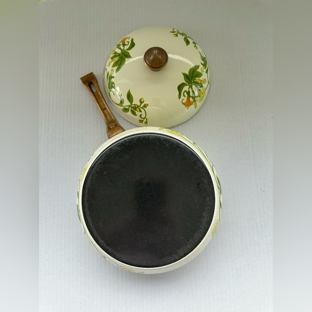 Floral Enamel Saucepan with Brass Handle - Picture 10 of 15